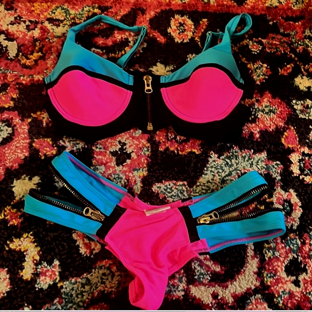 Beach bunny bikini top